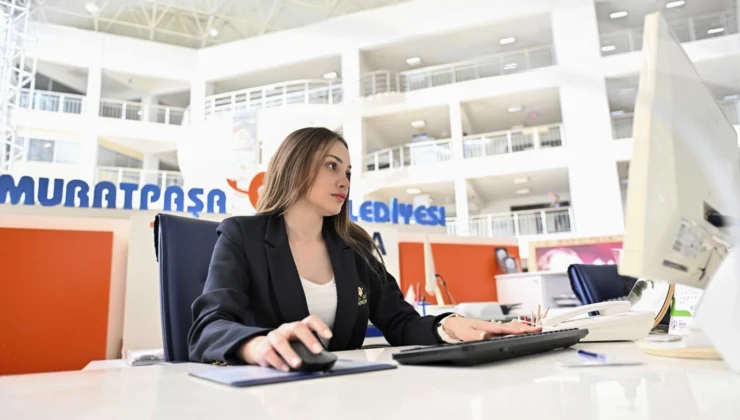 Antalya Muratpaşa'Da 15 Bin Başvuru Çözüldü