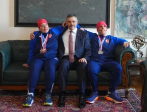 Bakan Çiftçi Otizmli Sporcuların Dünya Başarısını Kutladı