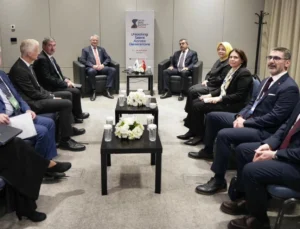 Bakan Tekin Oecd Zirvesi’nde