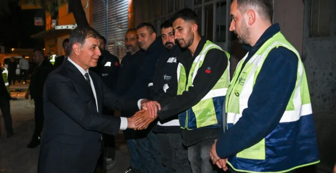 Bornova'Da Başkanlardan Gece Baklavalı Destek