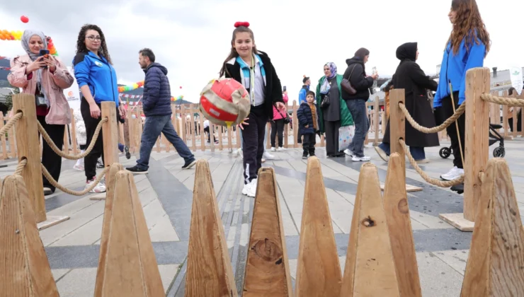 Bursa Osmangazi'De Çocuklara Özel Meydan