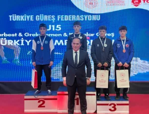 Bursalı Güreşçiler Türkiye Kürsüsünde