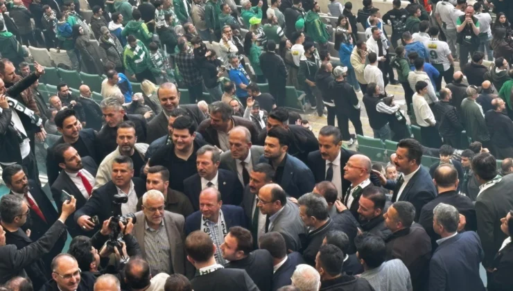 Bursaspor'Un Şampiyonluk Coşkusu Omuz Omuza Izlendi