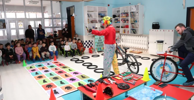 Çocuklara Bisiklet Kültürü Aşılanıyor