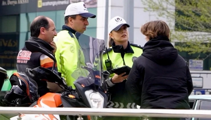 Düzce'De Polis Haftası'Nda Duygulandıran Sürpriz