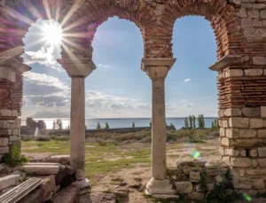 Enez Kalesi'Ne 'Bin Liralık' Ihmal!