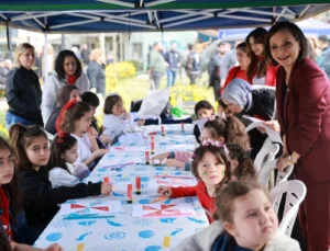 İzmir Karabağlar’da Çocuk Şenliği Ilçeyi Sardı