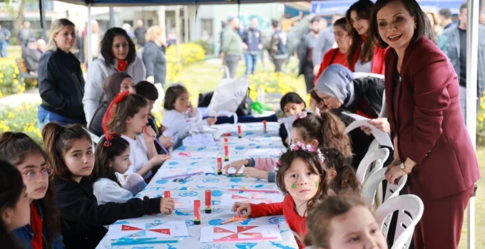 İzmir Karabağlar’da Çocuk Şenliği Ilçeyi Sardı