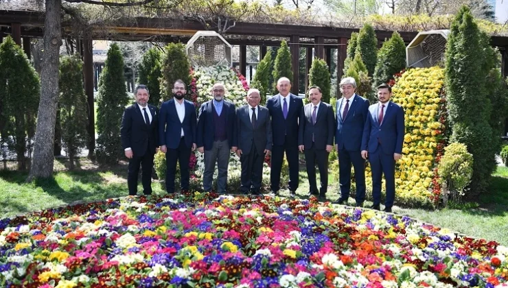 Kayseri Büyükşehir Eski Bakan'I Ağırladı