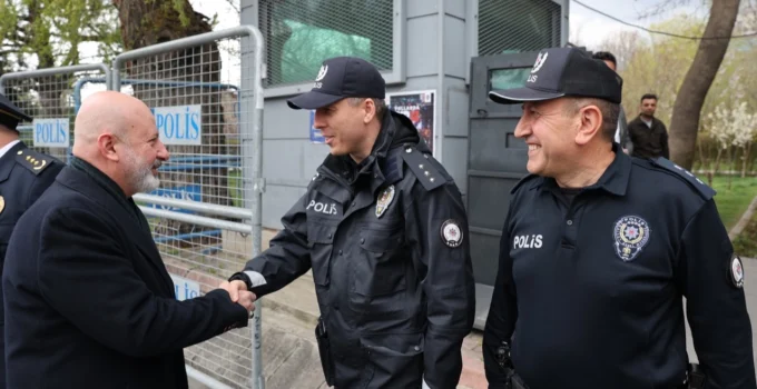 Kayseri Kocasinan'Dan Polislere Anlamlı Hediye