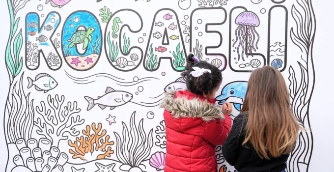 Kocaeli'De Dev Küp, Çocukların Dünyası Ile Renklendi