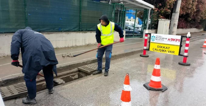 Kocaeli'De Mazgallar Tek Tek Temizleniyor