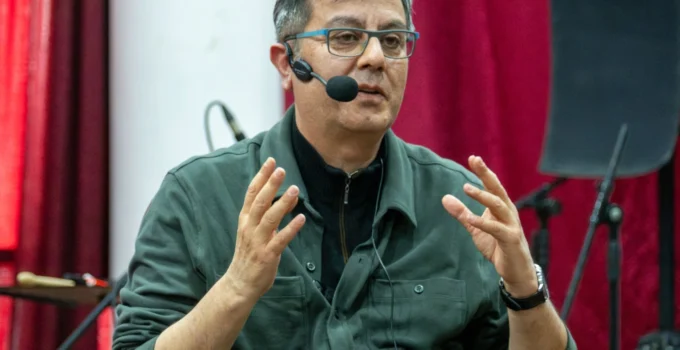 Manisa'Da 'Ahmet Büke' Gördesli Okurlarıyla Buluştu