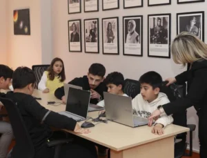 Mersin Büyükşehir Çocuklara Teknolojiyi Öğretiyor