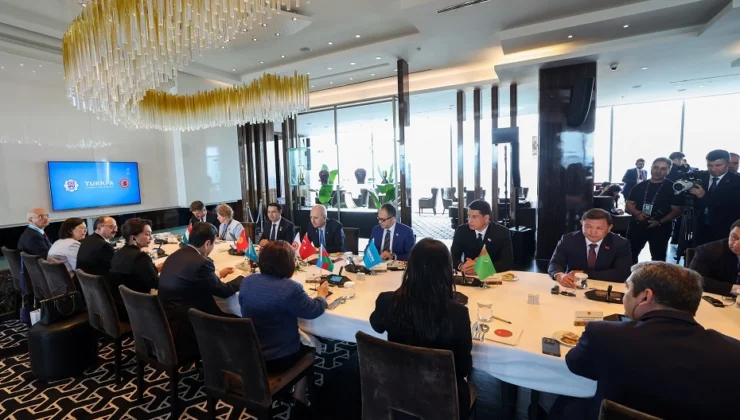 Numan Kurtulmuş, Türkpa Üyesi Mevkidaşlarıyla Buluştu