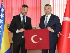 Saray Ile Vares Belediyeleri Kardeş Oldu