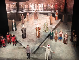 “Sinan” Rüzgârı, Kocaeli Şehir Tiyatroları Ile İstanbul’da Esiyor