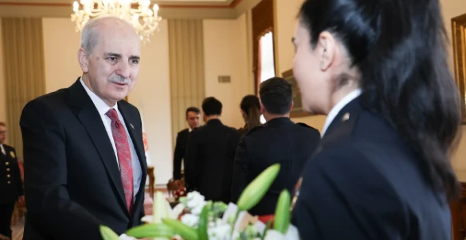 Tbmm Başkanı Kurtulmuş, Koruma Polislerini Kabul Etti