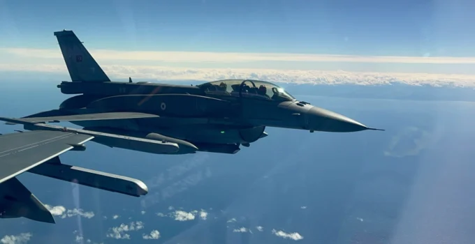 Türk Hava Kuvvetleri’nden Eğitim Uçuşu