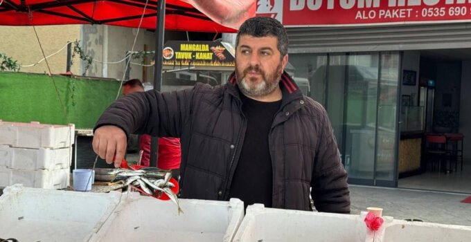 Zonguldak’ta tezgahlarda nöbet değişimi: Hamsinin yerini istavrit aldı