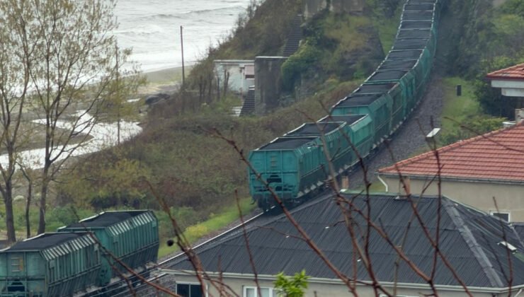 Zonguldak’ta yük treninin vagonları birbirinden ayrıldı