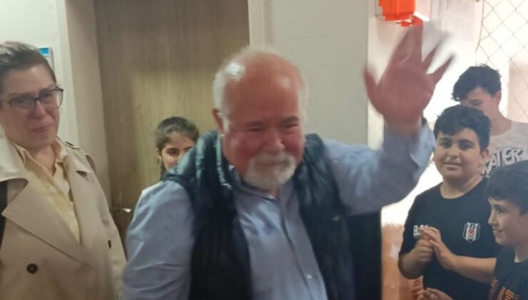 43 Yıllık öğretmenin son zili çaldı, Zonguldak’ta gözyaşları sel oldu