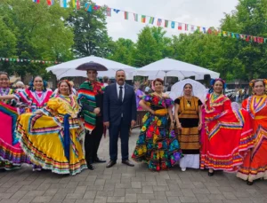 Almanya Dinslaken'De Binlerce Kişi Geleneksel Kutlamada Buluştu