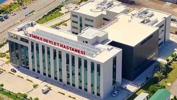 Antalya'Da Hemşireye Verilen 'Görev Yerini Terk' Cezası Mahkemeden Döndü!