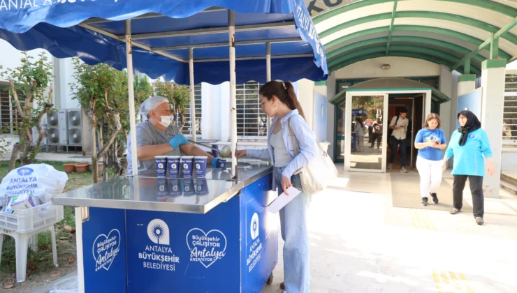 Antalya'Da Öğrencilere Sıcak Çorba Desteği