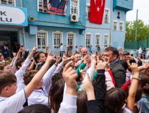 Bilecik'Te Vali Sözer’den Çocuklara Anlamlı Ziyaret