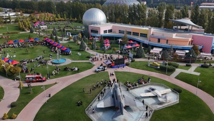 Bilimfest Eskişehir Tübi̇tak Onayıyla Tarihe Geçti