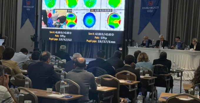 Bursa’da 50 Profesörden Canlı Göz Ameliyatı Şovu