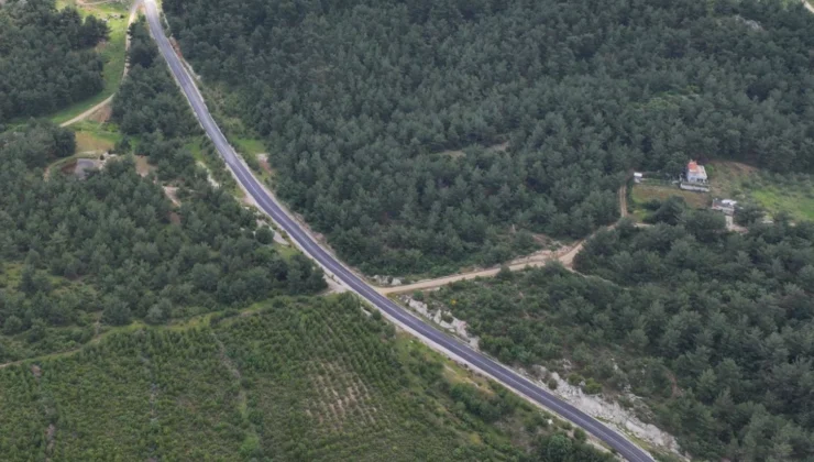 Manisa Kırsalı Sıcak Asfaltla Buluşturuyor