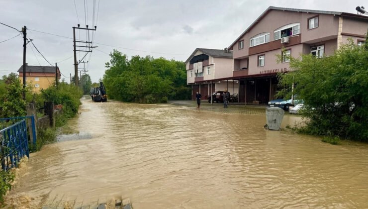 Çaycuma Kaymakamı taşkın alanlarını denetledi