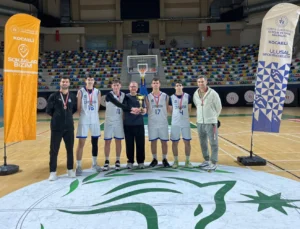 Çayırova Belediyesi’nin Genç Basketbolcuları Kocaeli Şampiyonu