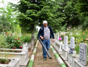 Çayırova Mezarlıklarında Bayram Öncesi Bakım