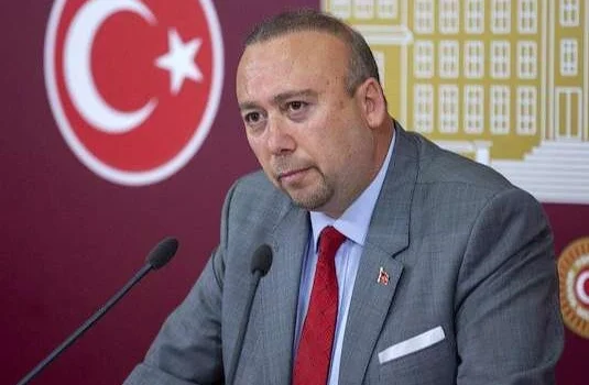Chp Özkan Yalım'I Ihraç Etti!