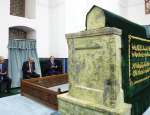 Cumhurbaşkanı Erdoğan, Türkistan’da Kültür Gezisinde