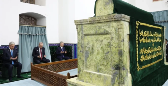 Cumhurbaşkanı Erdoğan, Türkistan’da Kültür Gezisinde