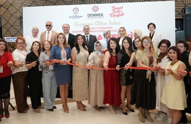 Denizli’de ‘Geçmişin Altın İzleri’ Sergisi Açıldı