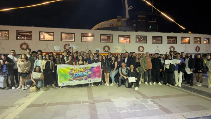 Genç İzmir Gönüllüleri, Bergama Vapuru’nda Buluştu