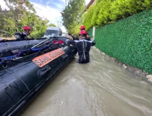 Hatay Defne'De Su Baskını! Mahsur Kalan 20 Vatandaş Kurtarıldı