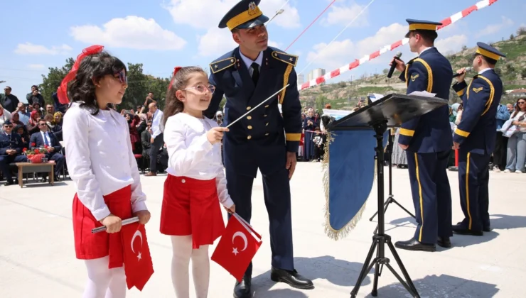 Hava Kuvvetleri Bandosu’ndan Öğrencilere Moral Konseri