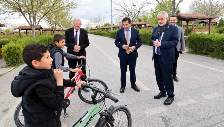 Isparta Heyeti Karatay’da Yatırımları Inceledi
