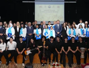 İstanbul’da “Enstrümansız Okul Kalmasın” Projesi Büyüyor
