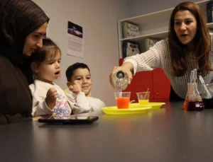 İstanbul Maltepe’de Aileler Bilimi Çocuklarla Deneyimledi