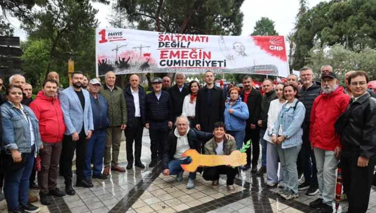 İzmir'De Binlerce Emekçi 1 Mayıs'I Kutladı