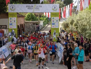 İzmir'De Efeler Yolu Ultra Trail’de Madalyalar Verildi