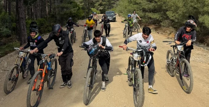 İzmir'De Yeni Parkurda Adrenalin Dolu Festival