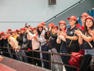 İzmir Güzelbahçe’de Işçilere Çifte Bayram
